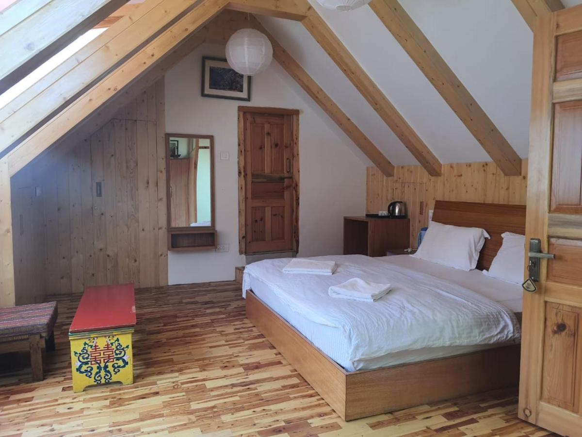 Gemoor Khar- Manor House Panzió Jispa Kültér fotó