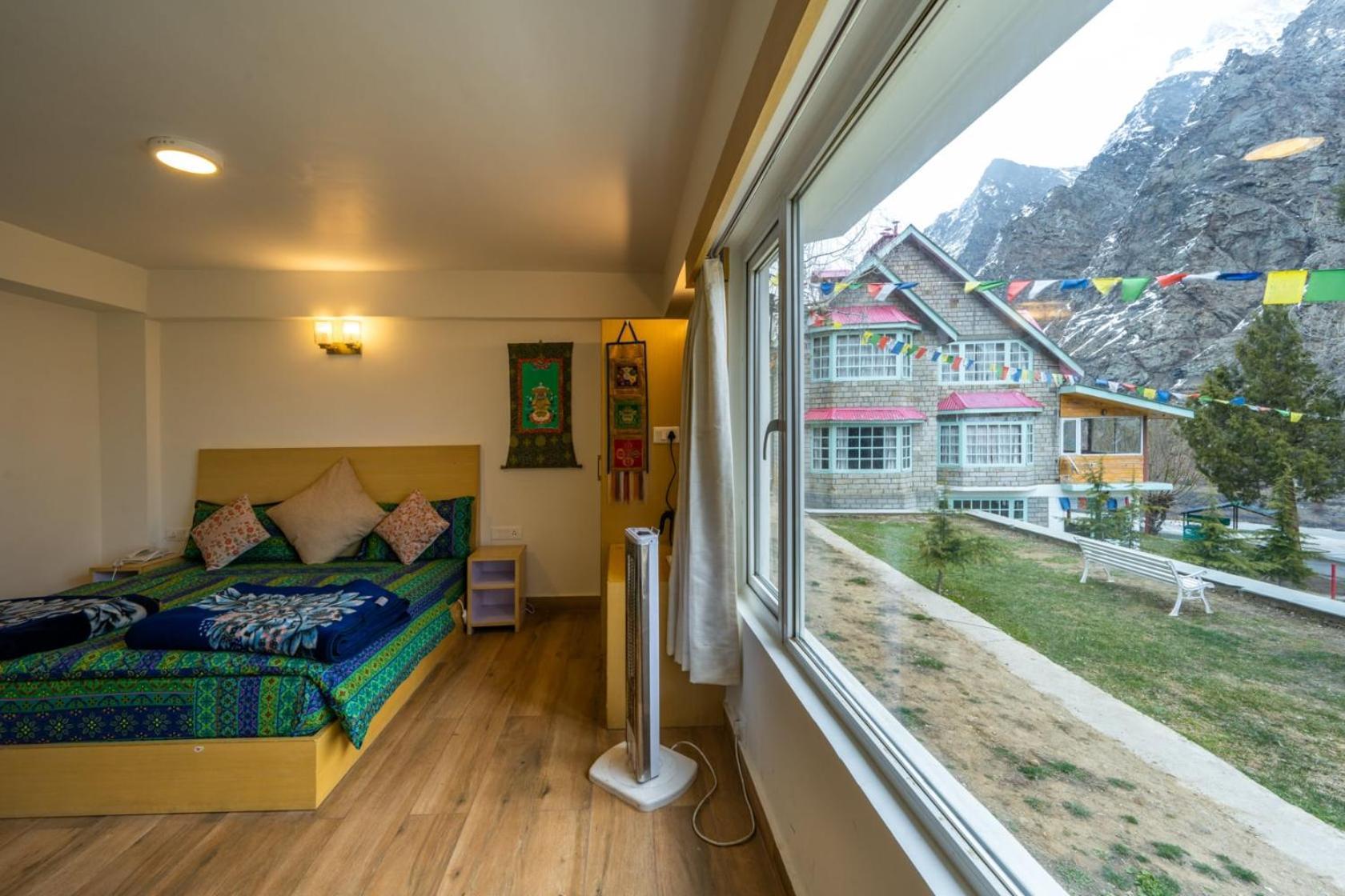 Gemoor Khar- Manor House Panzió Jispa Kültér fotó