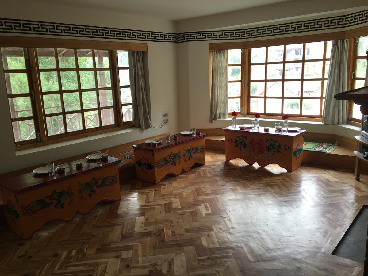 Gemoor Khar- Manor House Panzió Jispa Kültér fotó
