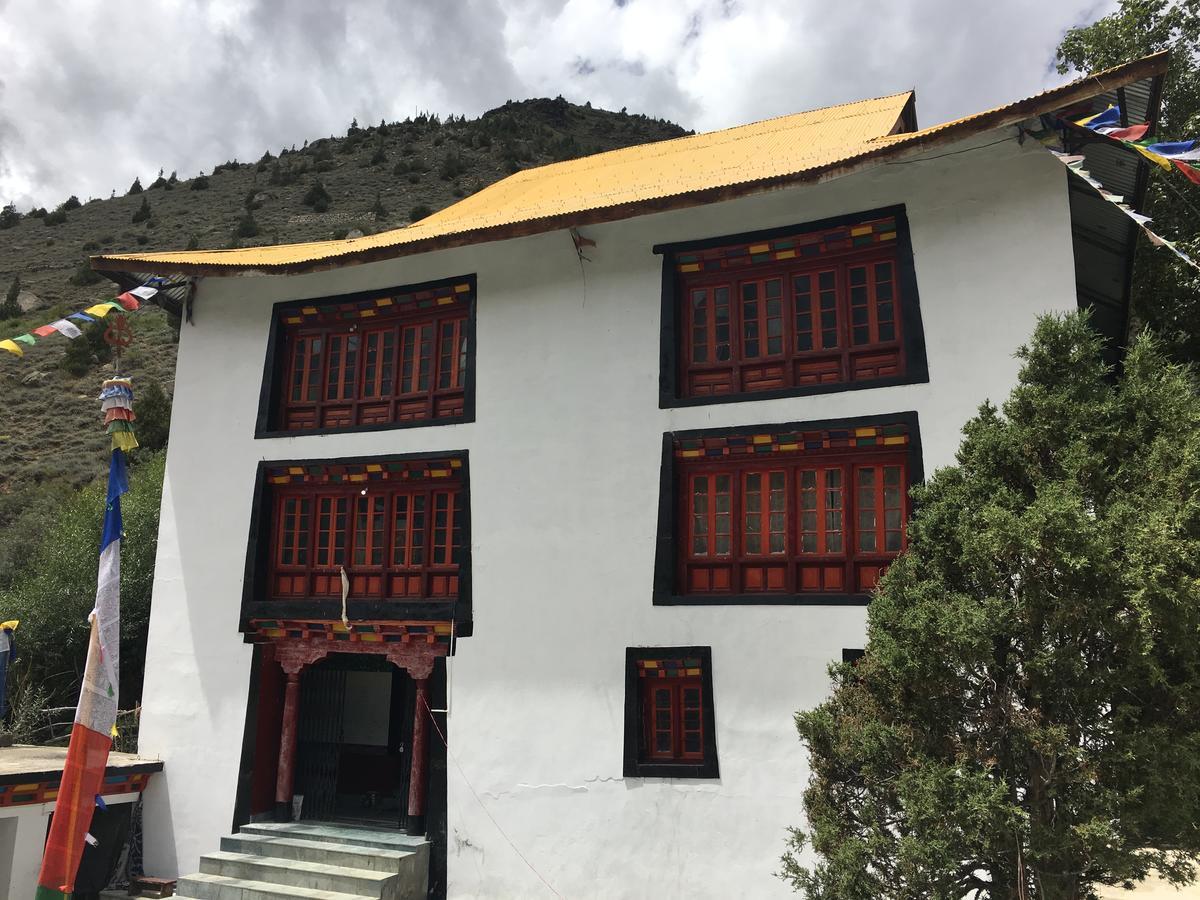 Gemoor Khar- Manor House Panzió Jispa Kültér fotó