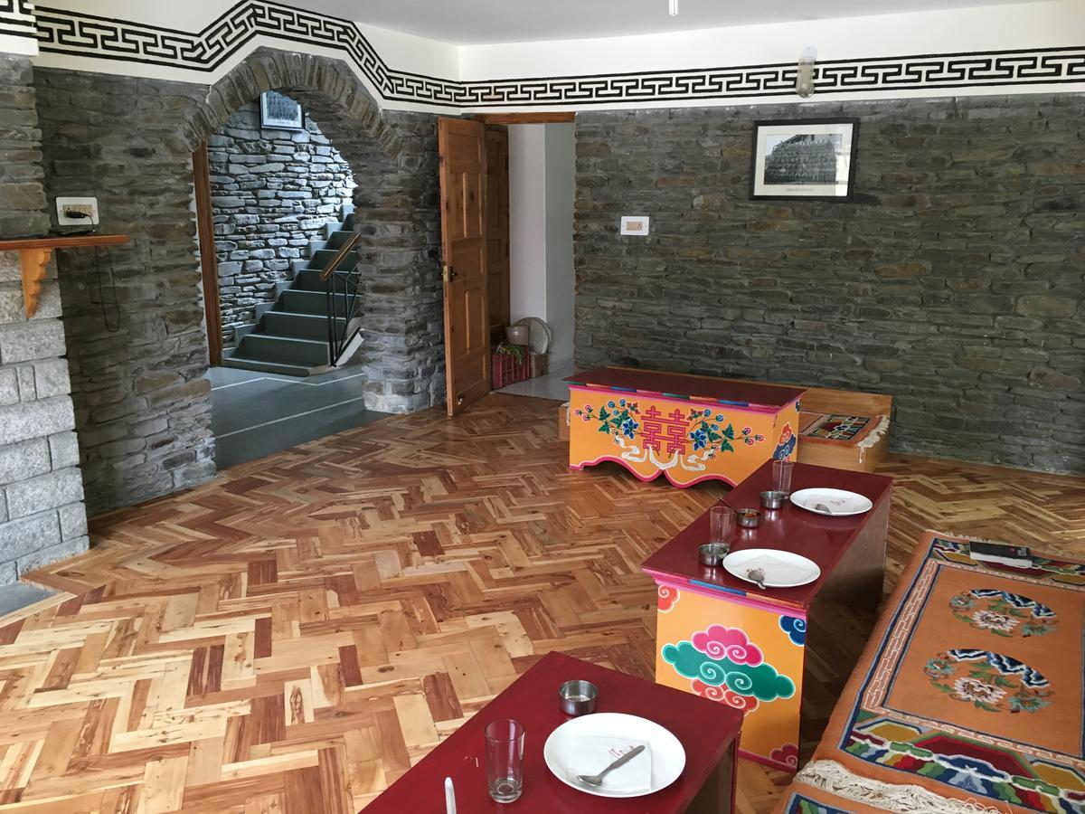 Gemoor Khar- Manor House Panzió Jispa Kültér fotó