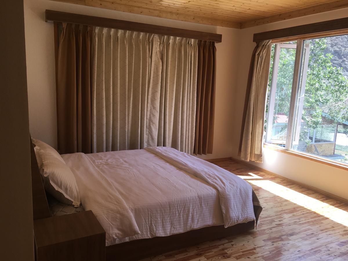 Gemoor Khar- Manor House Panzió Jispa Kültér fotó