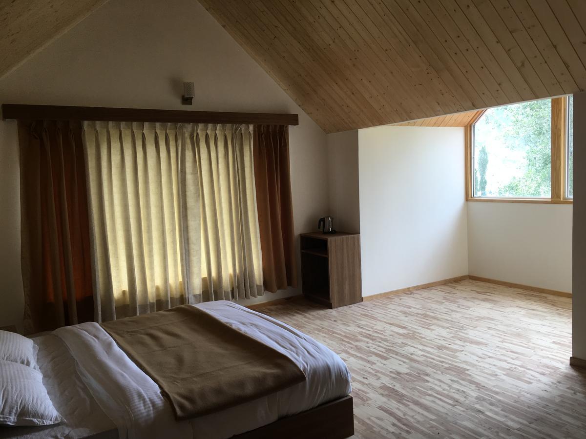 Gemoor Khar- Manor House Panzió Jispa Kültér fotó