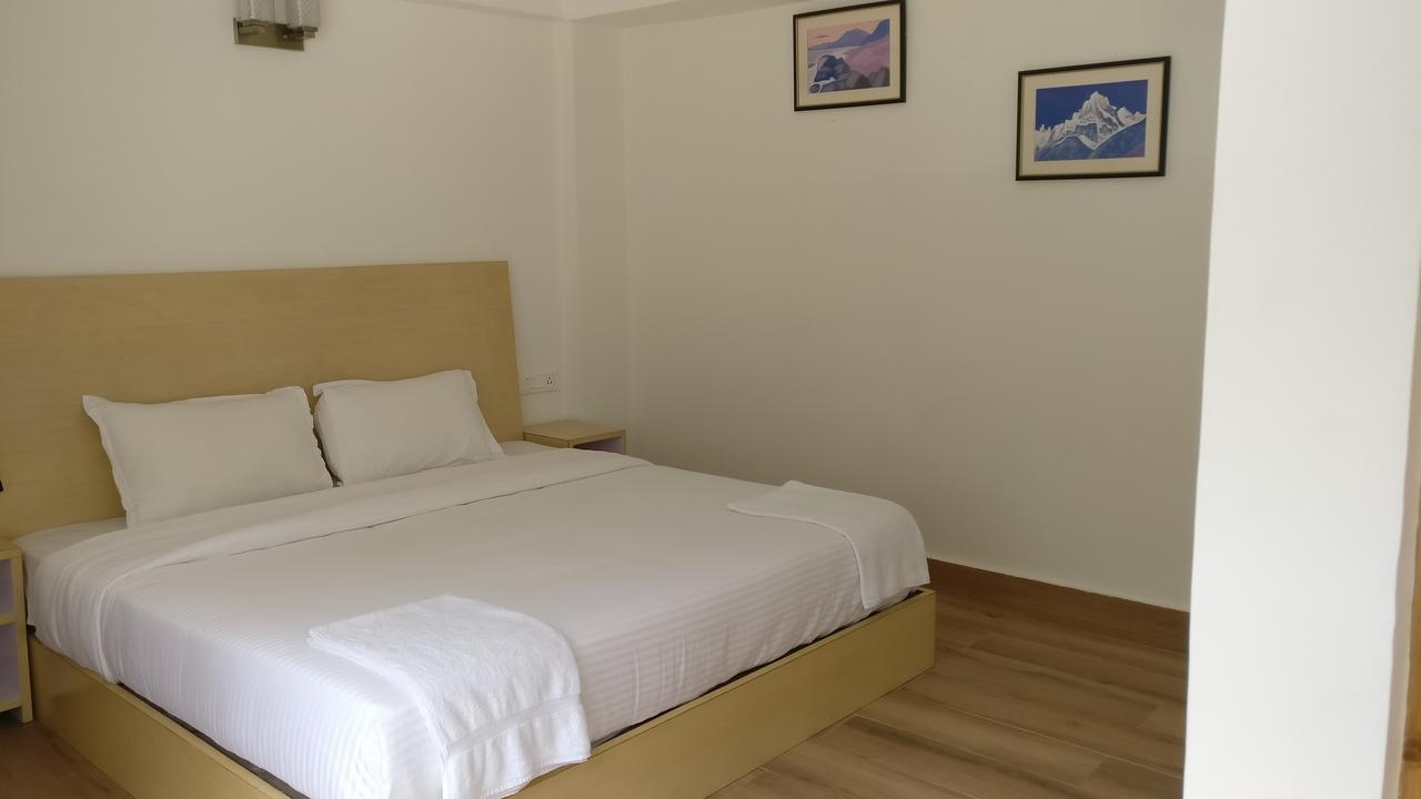 Gemoor Khar- Manor House Panzió Jispa Kültér fotó