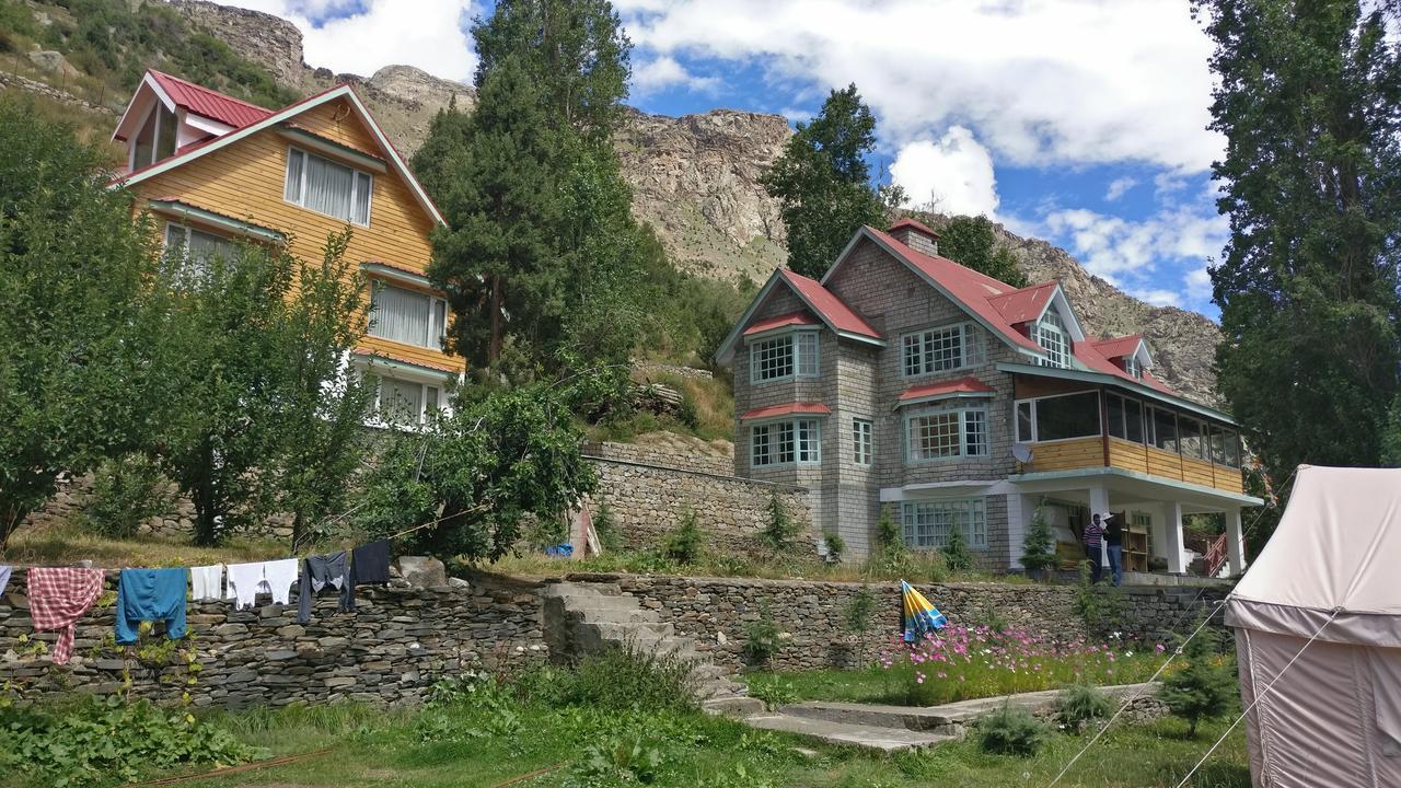 Gemoor Khar- Manor House Panzió Jispa Kültér fotó